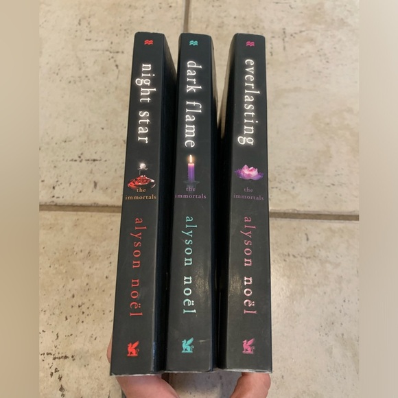 Alyson Noël - The Immortals Series (Books 4-6) - Picture 3 of 3